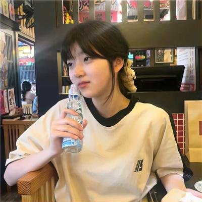 战王绝嗣，却意外撞见缩小版自己